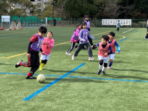 シンコースポーツ体育館・青少年センター（兵庫県芦屋市）においてヴィッセル神戸とサッカークリニックを開催しました。③